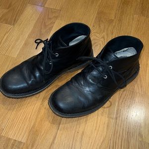 UGG S/N 3275 - Black - Men’s Size 9